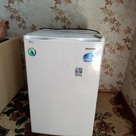 Продаю холодильник