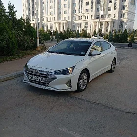 Hyundai Elantra 2020