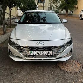 Hyundai Elantra 2023