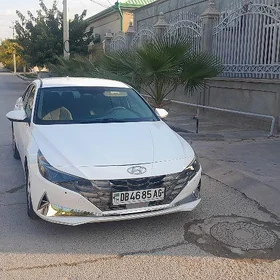 Hyundai Elantra 2023