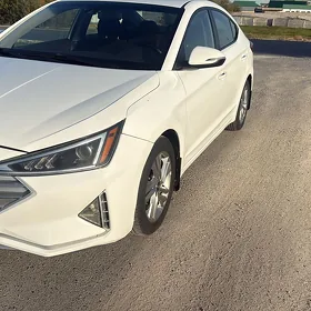 Hyundai Elantra 2020