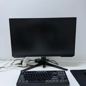 Samsung Odyssey G4 27" 240Hz IPS, karopkasy bilen