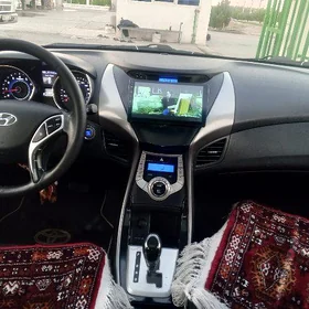 Hyundai Elantra 2011