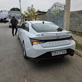 Hyundai Elantra 2022