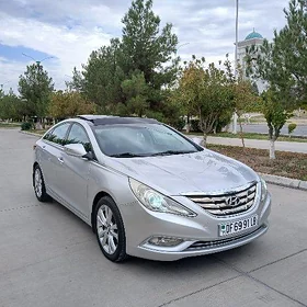 Hyundai Sonata 2011
