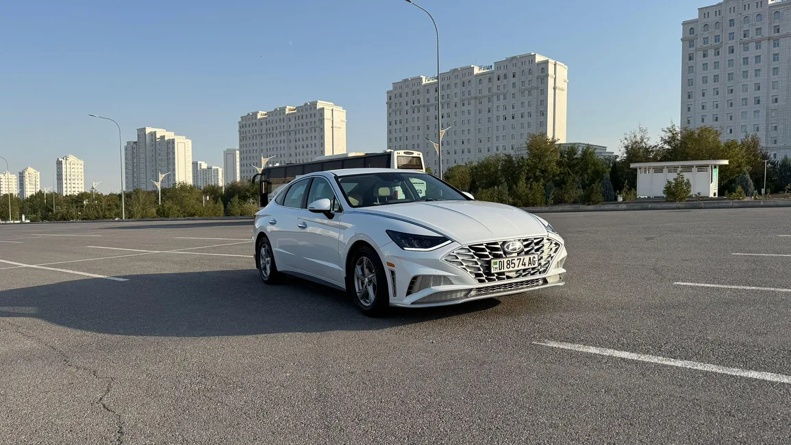 Hyundai Sonata 2022 - 1