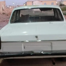 Gaz 24 1985