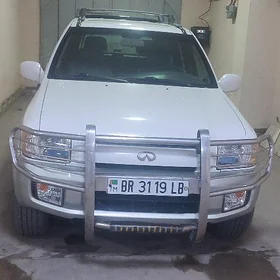 Infiniti QX4 2001