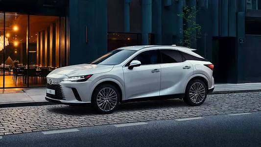 Lexus RX готовят к крупному рестайлингу: что изменится в популярном кроссовере