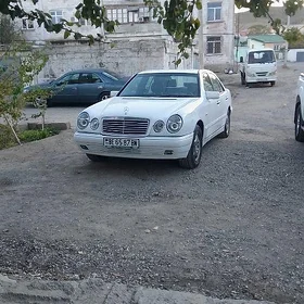 Mercedes-Benz E320 1997