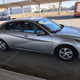 Hyundai Elantra 2021