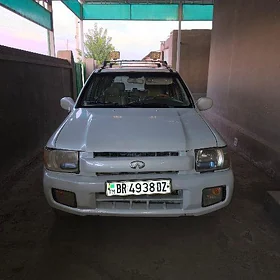 Infiniti QX4 2001