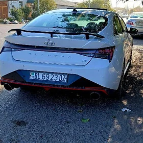 Hyundai Elantra 2023