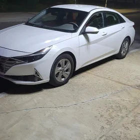 Hyundai Elantra 2021