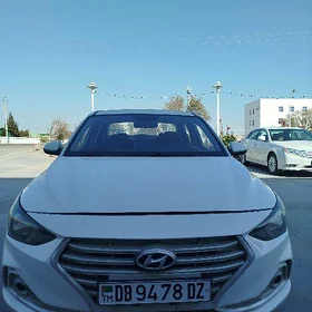Hyundai Elantra 2021