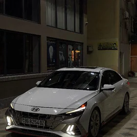 Hyundai Elantra 2023