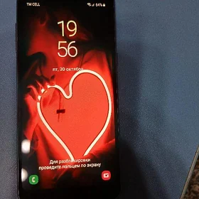 SAMSUNG A 8 (2018)