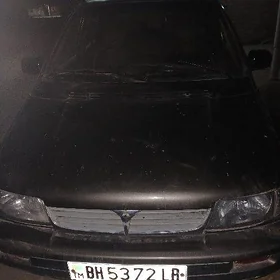 Mitsubishi Chariot 1992