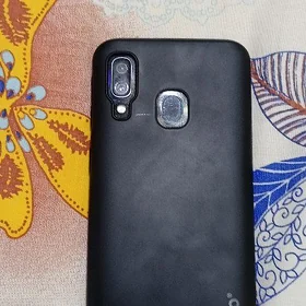 SAMSUNG A40