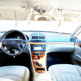 Mercedes-Benz E350 2006
