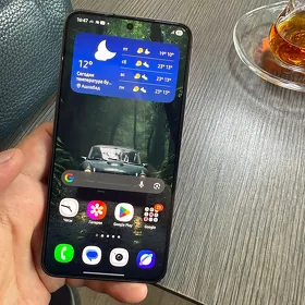 Samsung S24